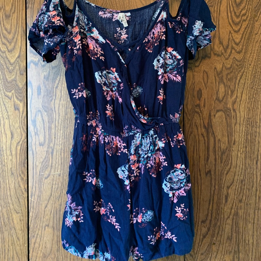 Blue/floral romper off the shoulder. It is a size small. Brand name is Mudd.